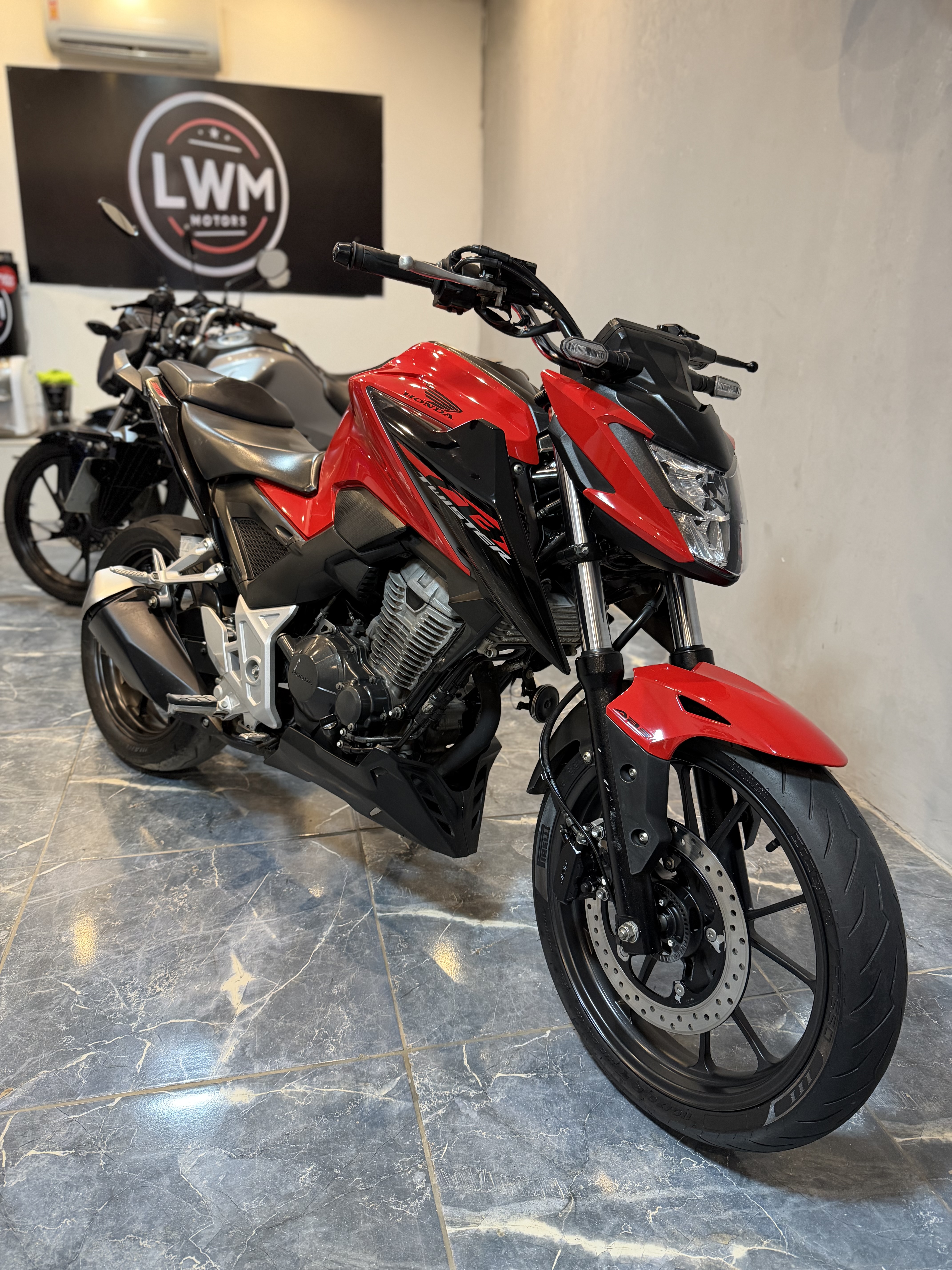 Cb Twister 300F
